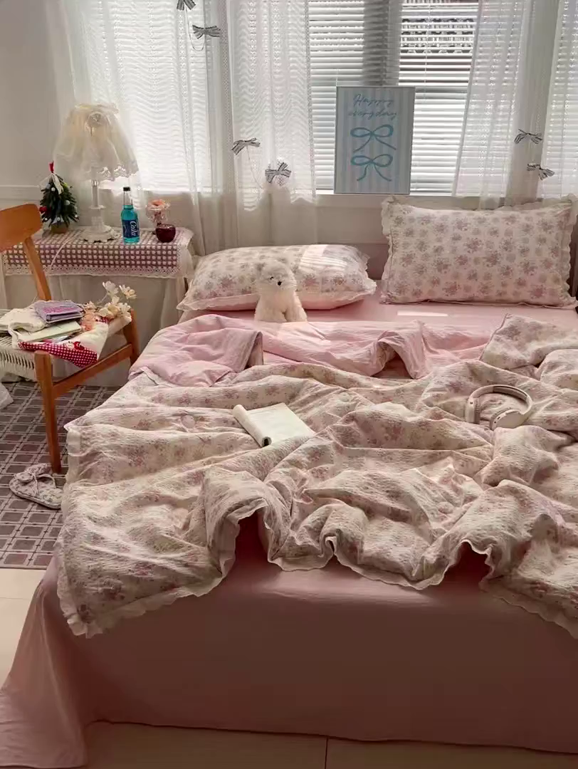 91家纺网 家纺一手货源 找家纺 优承佳生活馆 2026新款超柔高克重泡芙纱蝴蝶结全棉花边夏被套件单夏被 蔷薇絮