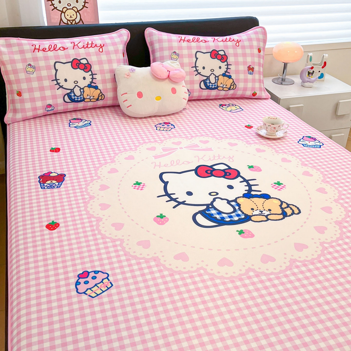 91家纺网 家纺一手货源 找家纺 暮思家居 2026新款正版授权A类大版数码印花三丽鸥1200D冰丝凉席可组合仿锦氨夏被 床笠款-奶油KT