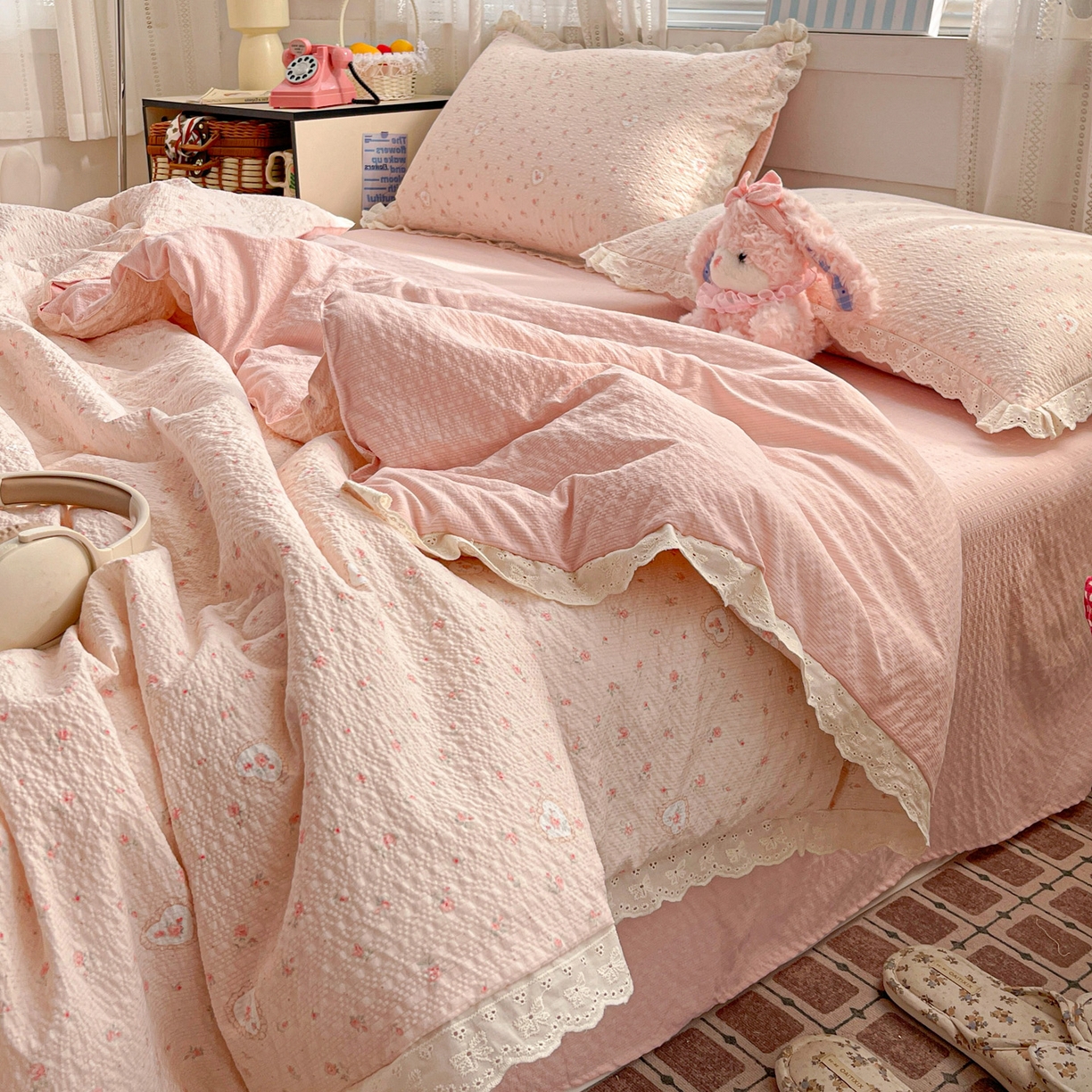 91家纺网 家纺一手货源 找家纺 优承佳生活馆 2026新款超柔高克重泡芙纱蝴蝶结全棉花边夏被套件单夏被 甜昔花语