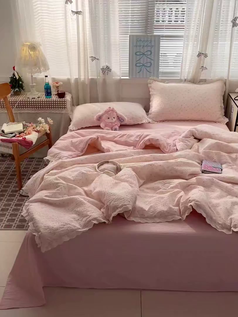 91家纺网 家纺一手货源 找家纺 优承佳生活馆 2026新款超柔高克重泡芙纱蝴蝶结全棉花边夏被套件单夏被 甜昔花语