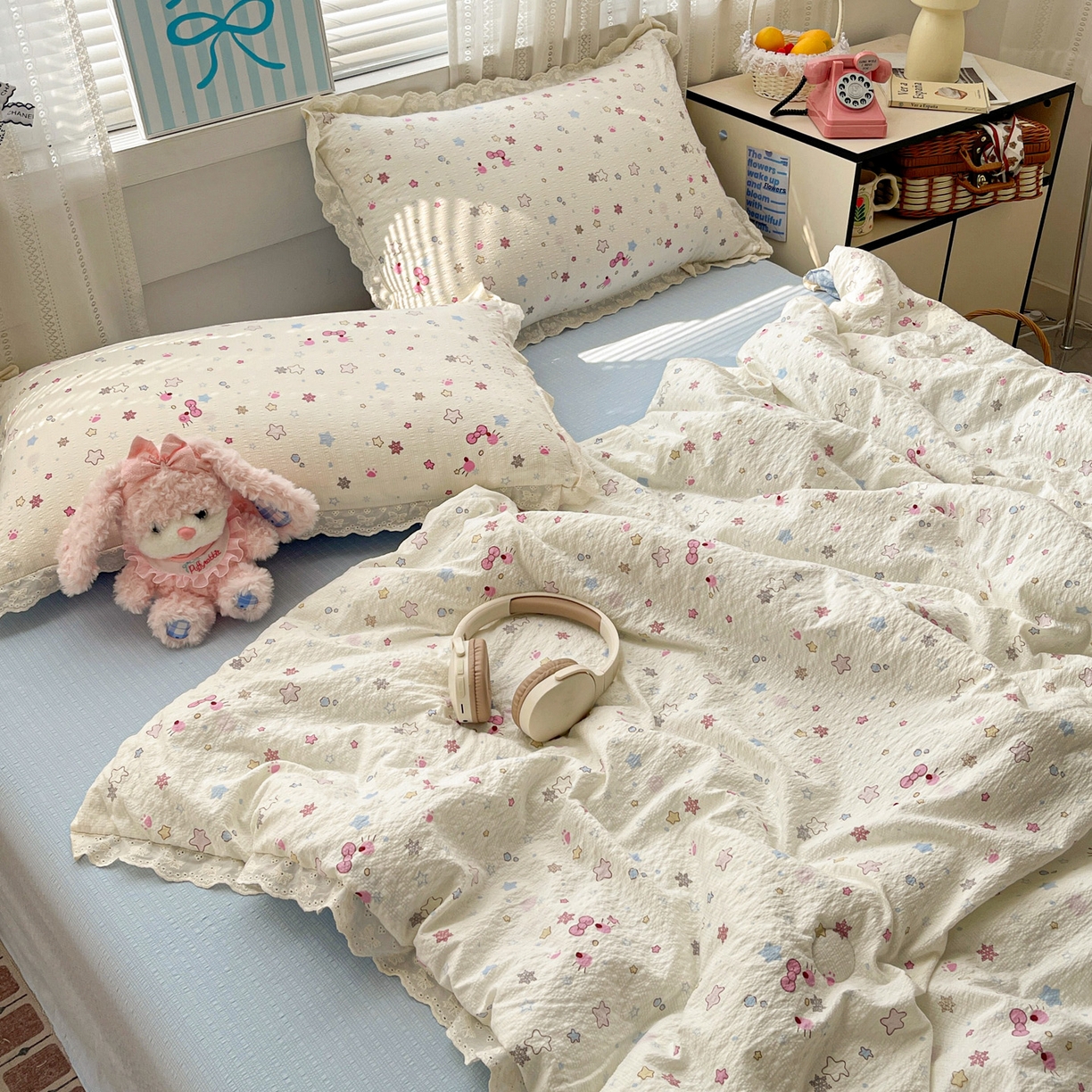 91家纺网 家纺一手货源 找家纺 优承佳生活馆 2026新款超柔高克重泡芙纱蝴蝶结全棉花边夏被套件单夏被 童趣乐园