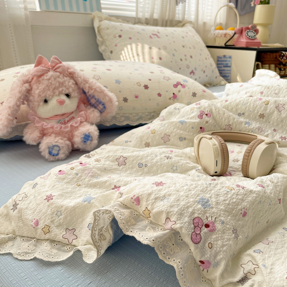 91家纺网 家纺一手货源 找家纺 优承佳生活馆 2026新款超柔高克重泡芙纱蝴蝶结全棉花边夏被套件单夏被 童趣乐园