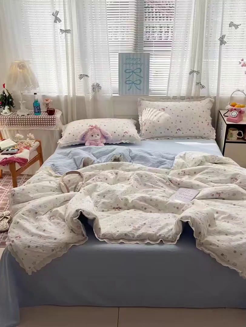 91家纺网 家纺一手货源 找家纺 优承佳生活馆 2026新款超柔高克重泡芙纱蝴蝶结全棉花边夏被套件单夏被 童趣乐园