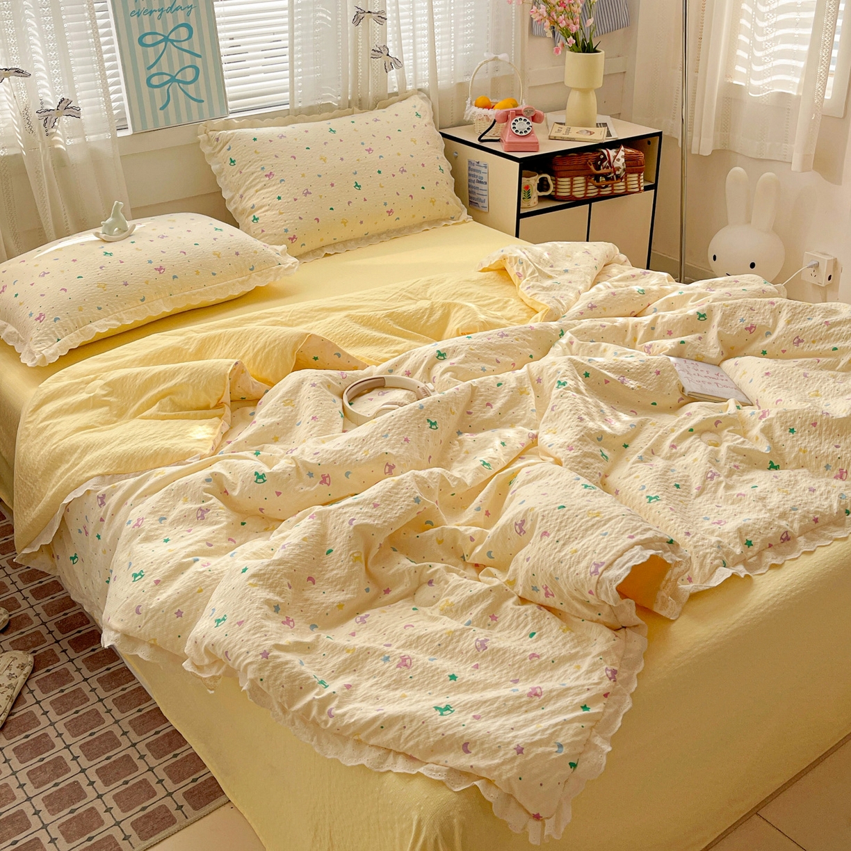 91家纺网 家纺一手货源 找家纺 优承佳生活馆 2026新款超柔高克重泡芙纱蝴蝶结全棉花边夏被套件单夏被 星星木马