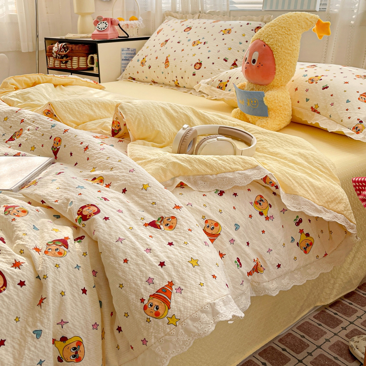 91家纺网 家纺一手货源 找家纺 优承佳生活馆 2026新款超柔高克重泡芙纱蝴蝶结全棉花边夏被套件单夏被 摇摇星人