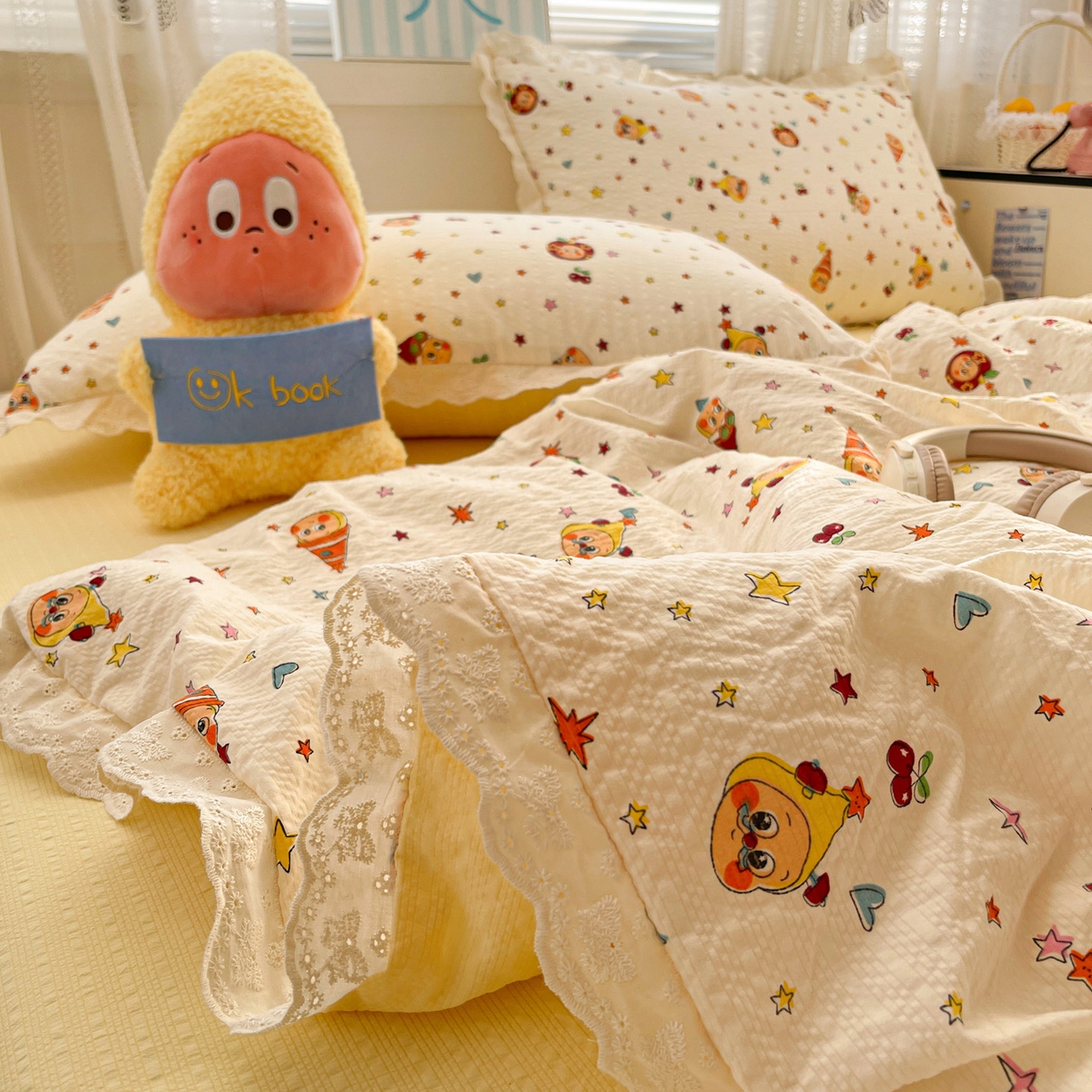 91家纺网 家纺一手货源 找家纺 优承佳生活馆 2026新款超柔高克重泡芙纱蝴蝶结全棉花边夏被套件单夏被 摇摇星人