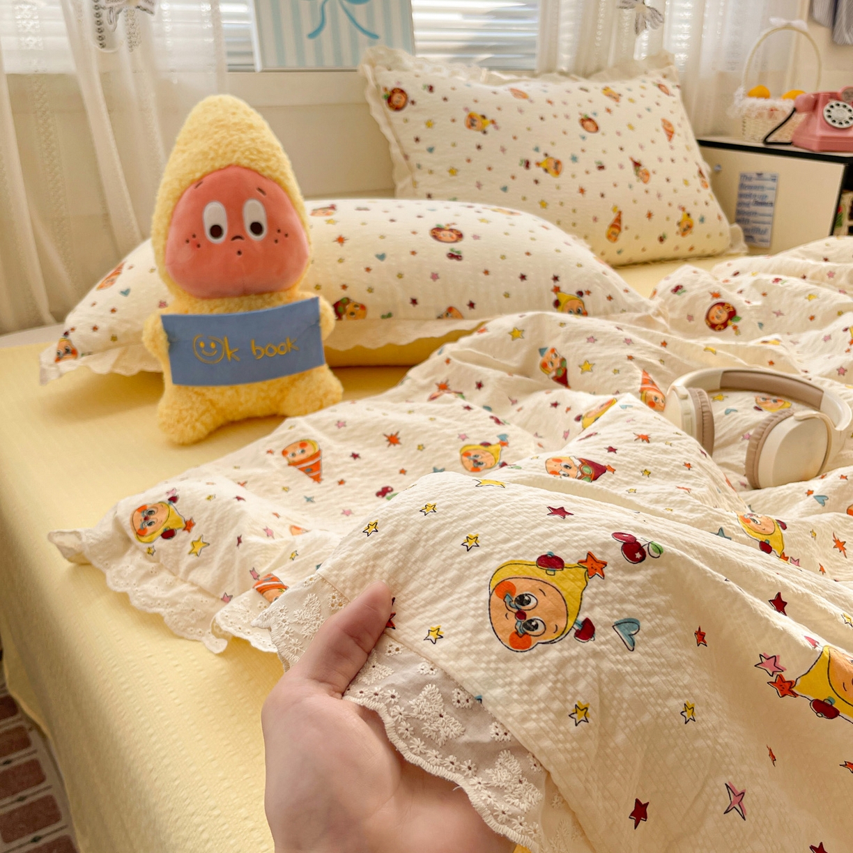 91家纺网 家纺一手货源 找家纺 优承佳生活馆 2026新款超柔高克重泡芙纱蝴蝶结全棉花边夏被套件单夏被 摇摇星人