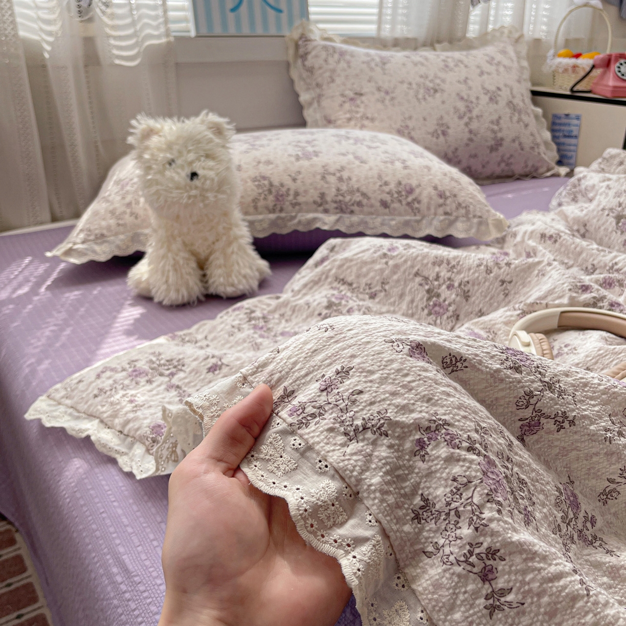 91家纺网 家纺一手货源 找家纺 优承佳生活馆 2026新款超柔高克重泡芙纱蝴蝶结全棉花边夏被套件单夏被 枝蔓