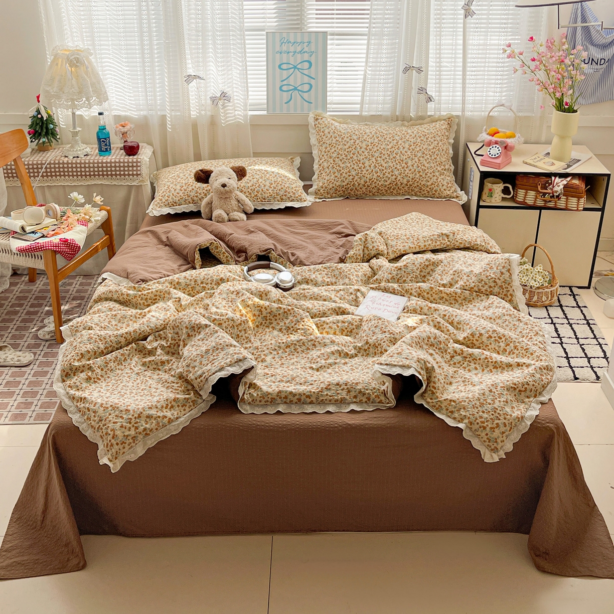 91家纺网 家纺一手货源 找家纺 优承佳生活馆 2026新款超柔高克重泡芙纱蝴蝶结全棉花边夏被套件单夏被 棕韵梦境