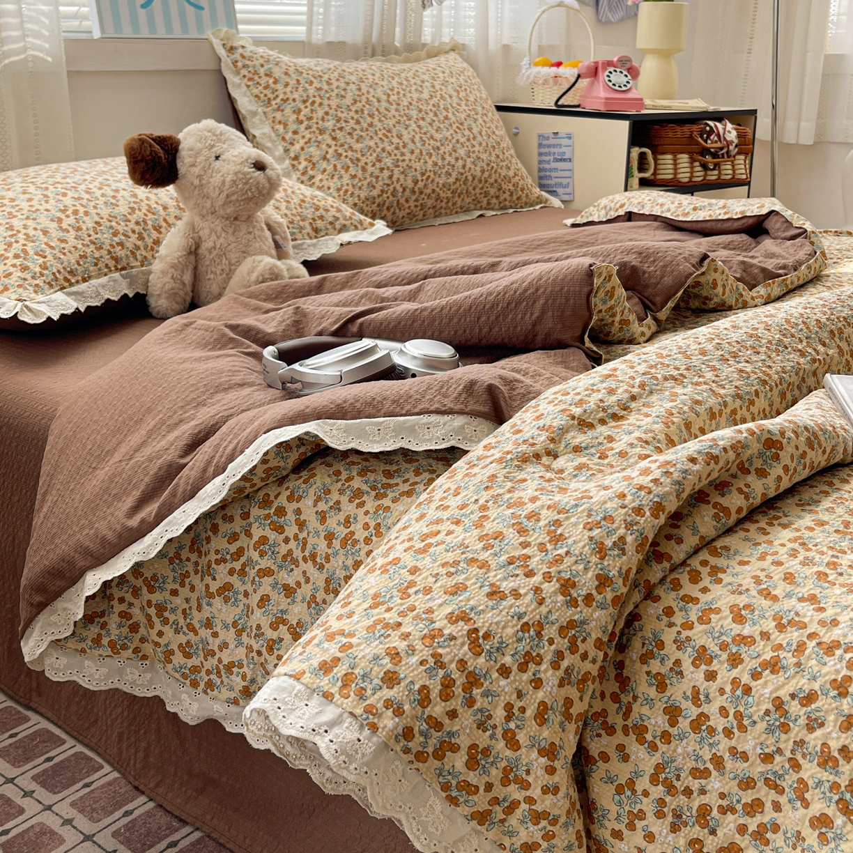 91家纺网 家纺一手货源 找家纺 优承佳生活馆 2026新款超柔高克重泡芙纱蝴蝶结全棉花边夏被套件单夏被 棕韵梦境