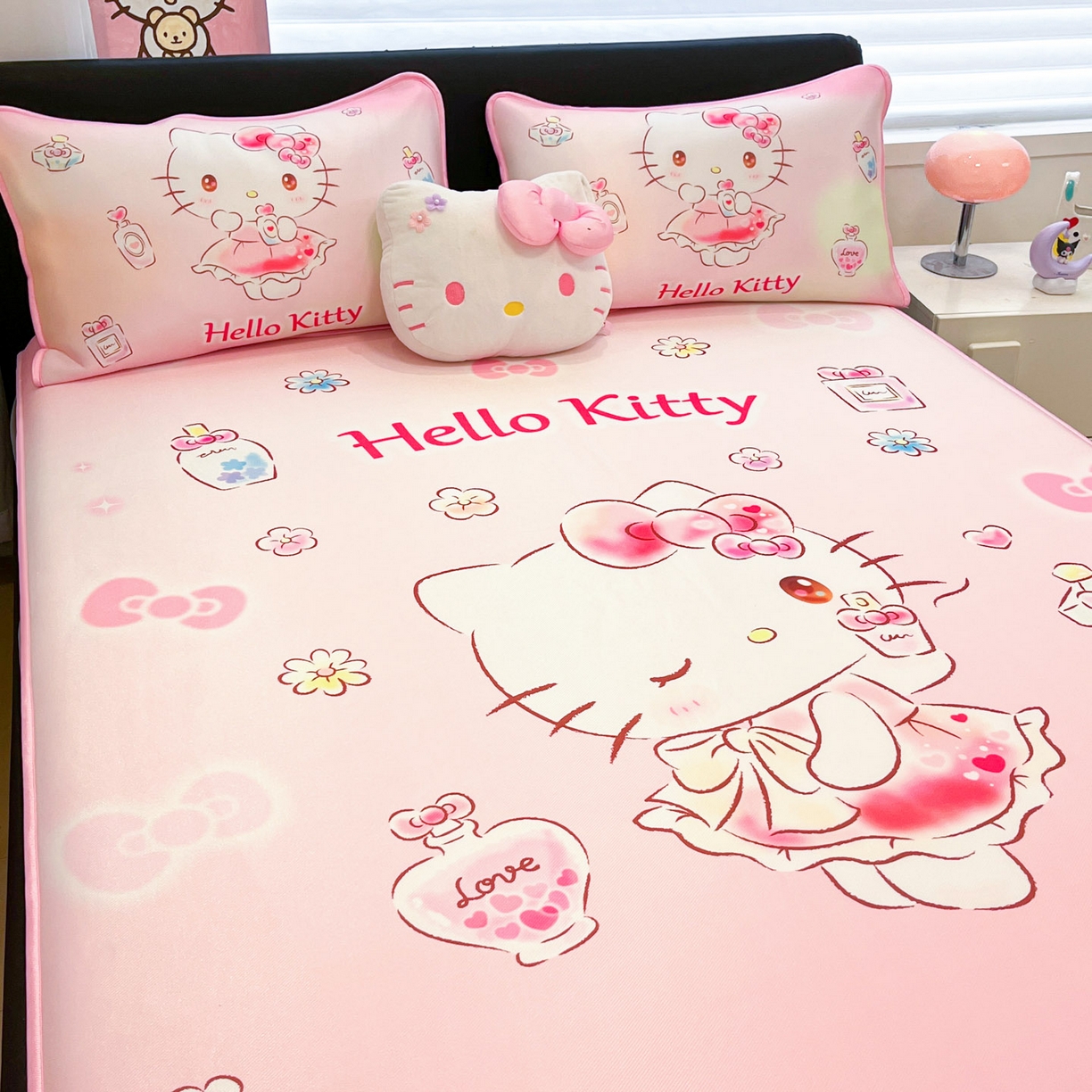 91家纺网 家纺一手货源 找家纺 暮思家居 2026新款正版授权A类大版数码印花三丽鸥1200D冰丝凉席可组合仿锦氨夏被 床笠款-香水KT