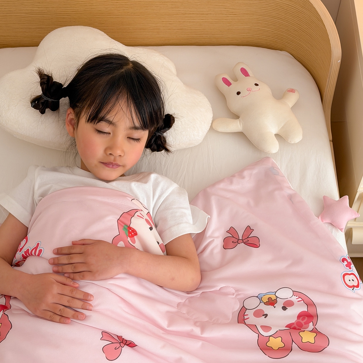 91家纺网 家纺一手货源 找家纺 嗨生活 2026年新款凉感针织儿童双感夏被 幼儿园星星夏被 星星被-萌萌小猫