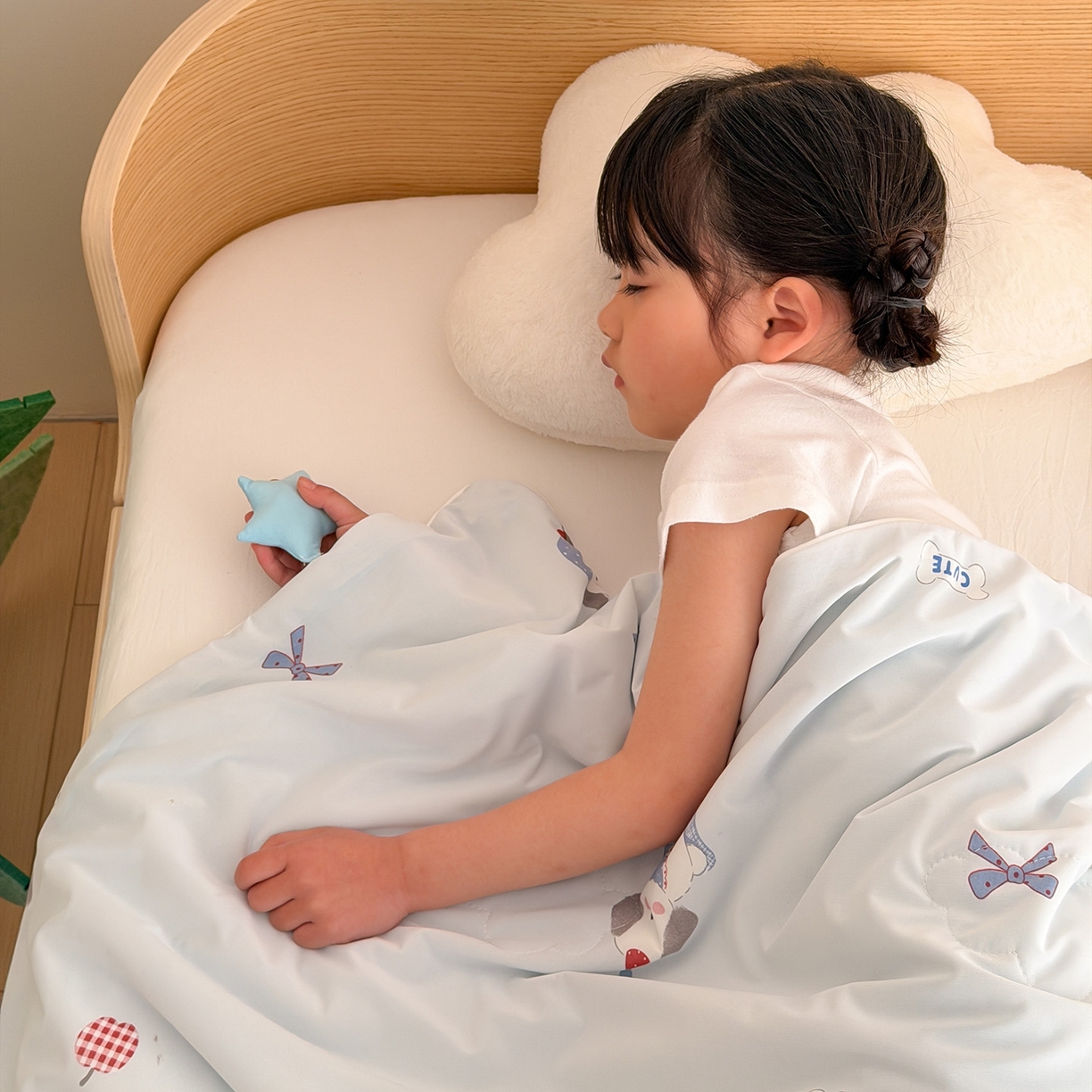 91家纺网 家纺一手货源 找家纺 嗨生活 2026年新款凉感针织儿童双感夏被 幼儿园星星夏被 星星被-可爱小狗