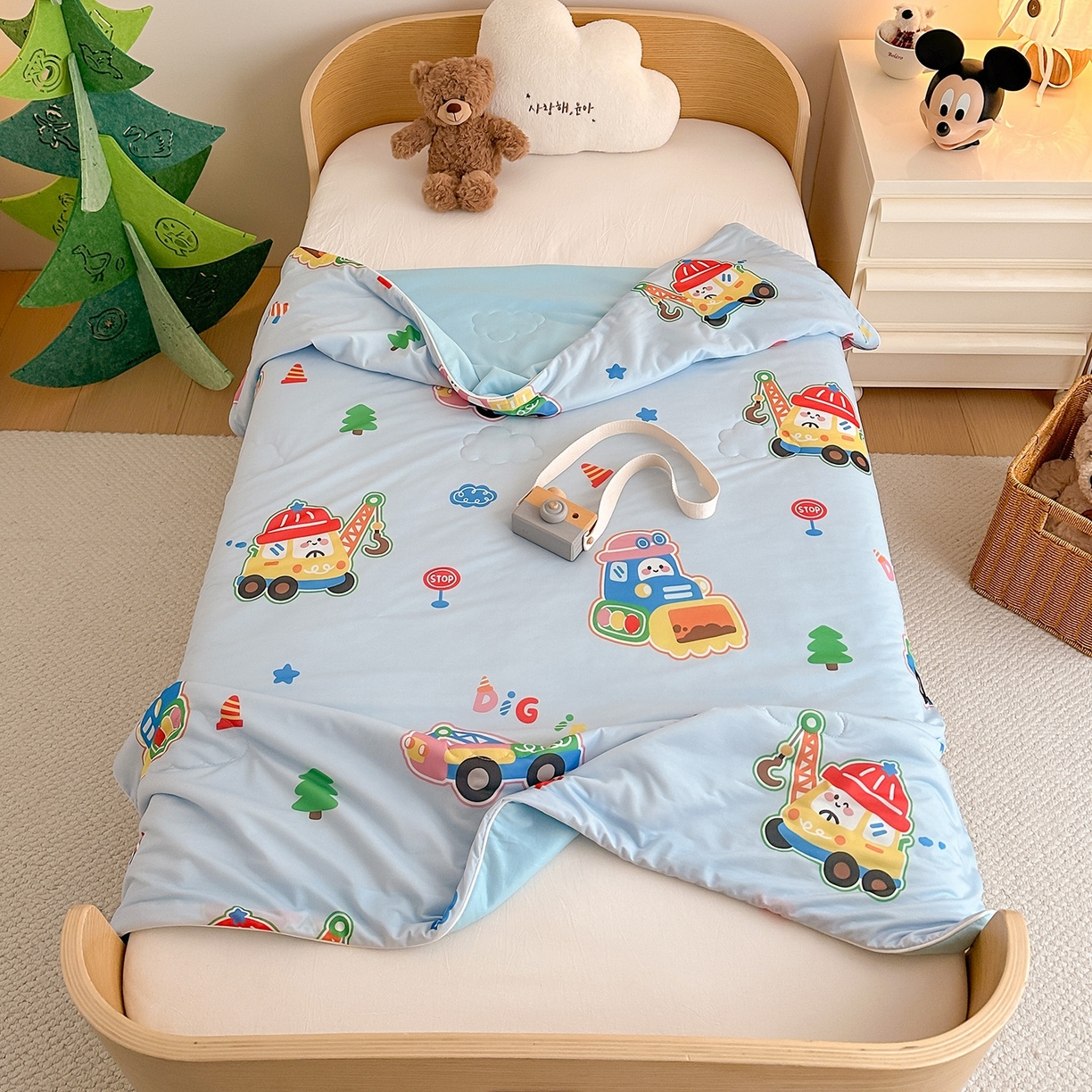 91家纺网 家纺一手货源 找家纺 嗨生活 2026年新款凉感针织儿童双感夏被 幼儿园星星夏被 星星被-七彩挖机