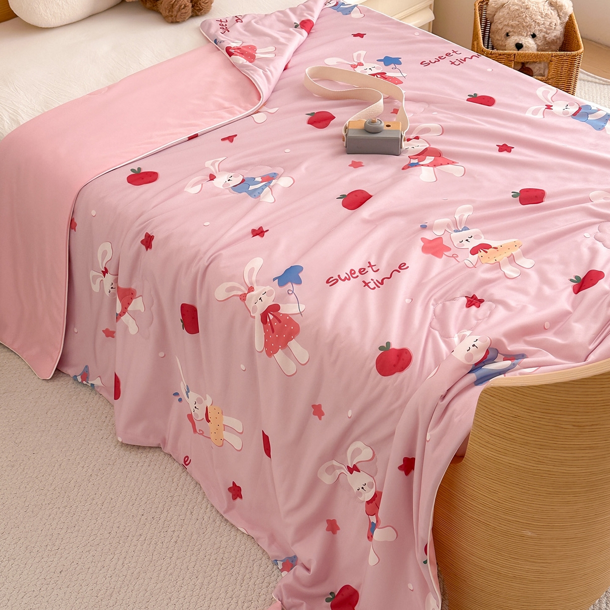 91家纺网 家纺一手货源 找家纺 嗨生活 2026年新款凉感针织儿童双感夏被 幼儿园星星夏被 星星被-粉红小兔