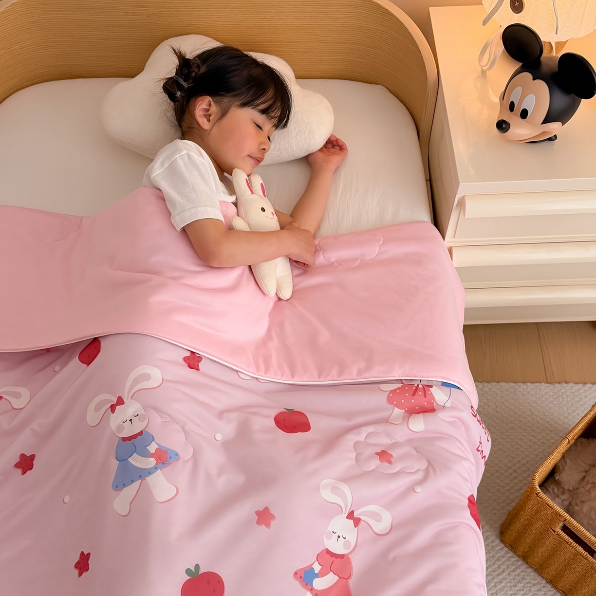 91家纺网 家纺一手货源 找家纺 嗨生活 2026年新款凉感针织儿童双感夏被 幼儿园星星夏被 星星被-粉红小兔