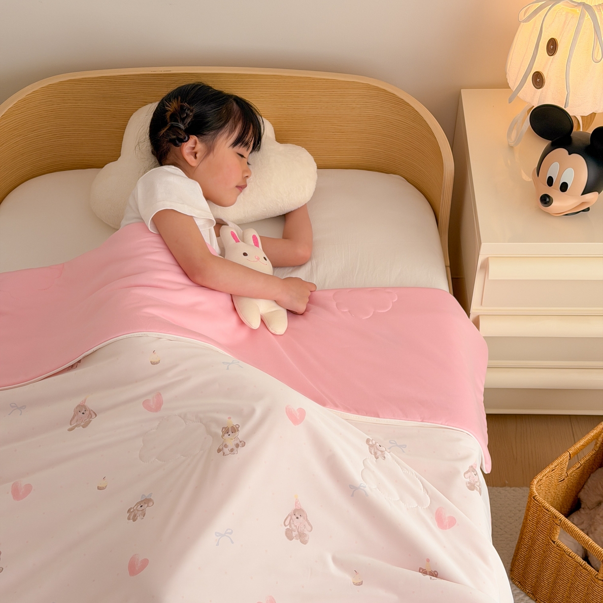 91家纺网 家纺一手货源 找家纺 嗨生活 2026年新款凉感针织儿童双感夏被 幼儿园星星夏被 星星被-爱心兔