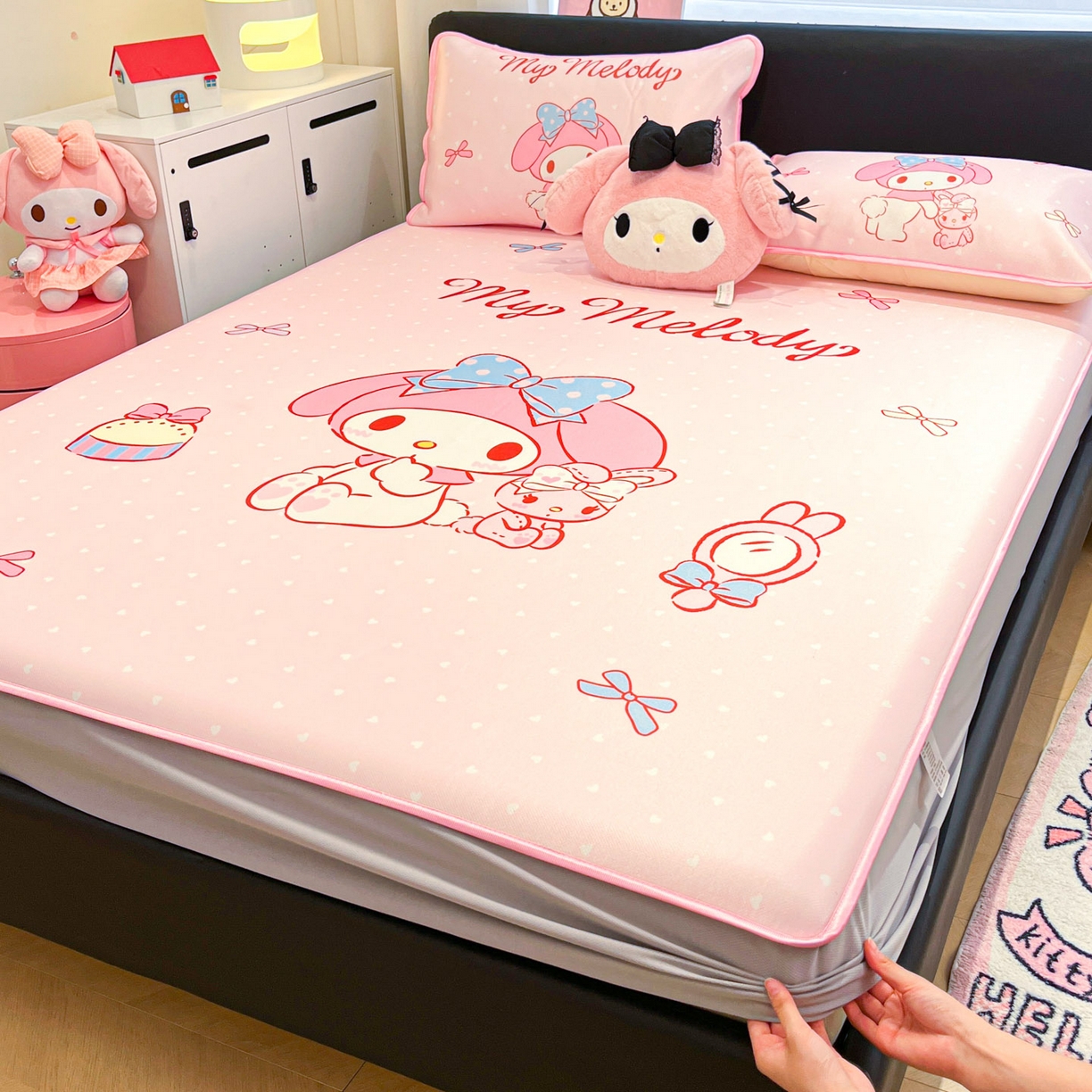 91家纺网 家纺一手货源 找家纺 暮思家居 2026新款正版授权A类大版数码印花三丽鸥1200D冰丝凉席可组合仿锦氨夏被 床笠款-小兔美乐蒂