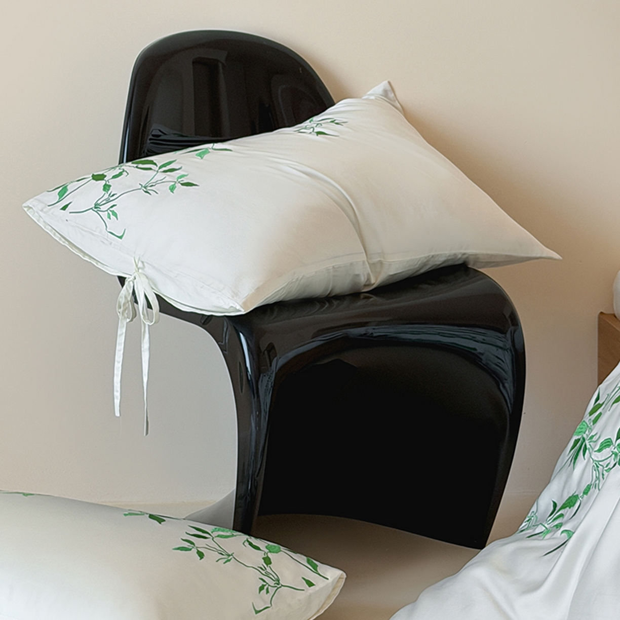 91家纺网 家纺一手货源 找家纺 波比可可 2026春夏新款60支莱赛尔兰精天丝绣花刺绣四件套 绿野仙踪 米