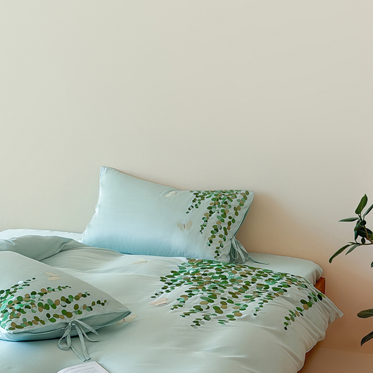 91家纺网 家纺一手货源 找家纺 波比可可 2026春夏新款60支莱赛尔兰精天丝绣花刺绣四件套 春意盎然 绿