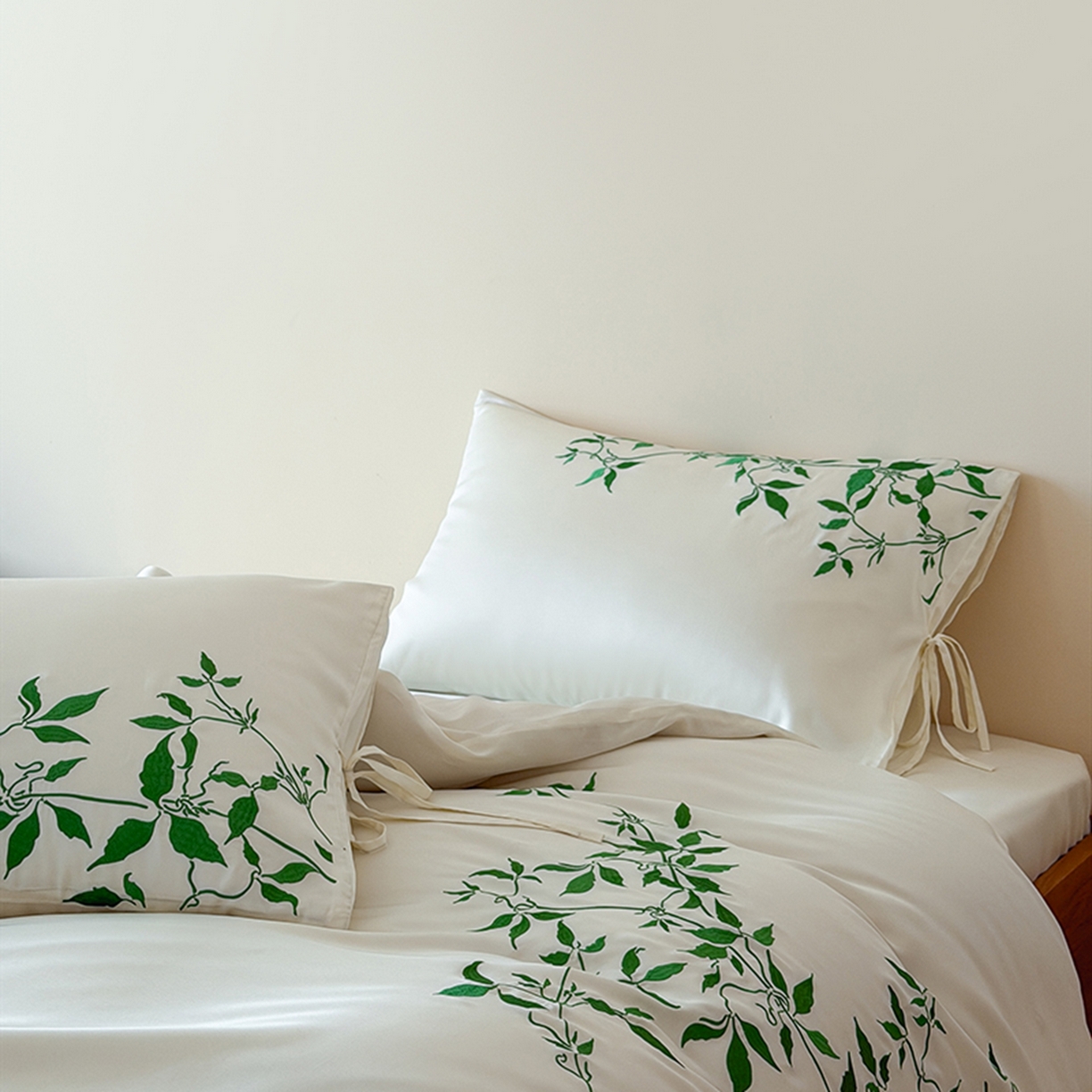 91家纺网 家纺一手货源 找家纺 波比可可 2026春夏新款60支莱赛尔兰精天丝绣花刺绣四件套 绿野仙踪 米