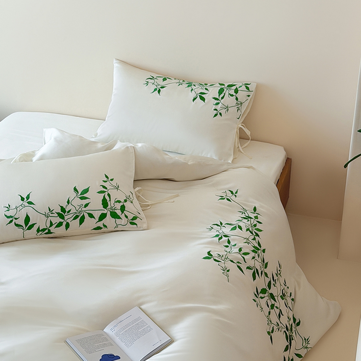 91家纺网 家纺一手货源 找家纺 波比可可 2026春夏新款60支莱赛尔兰精天丝绣花刺绣四件套 绿野仙踪 米