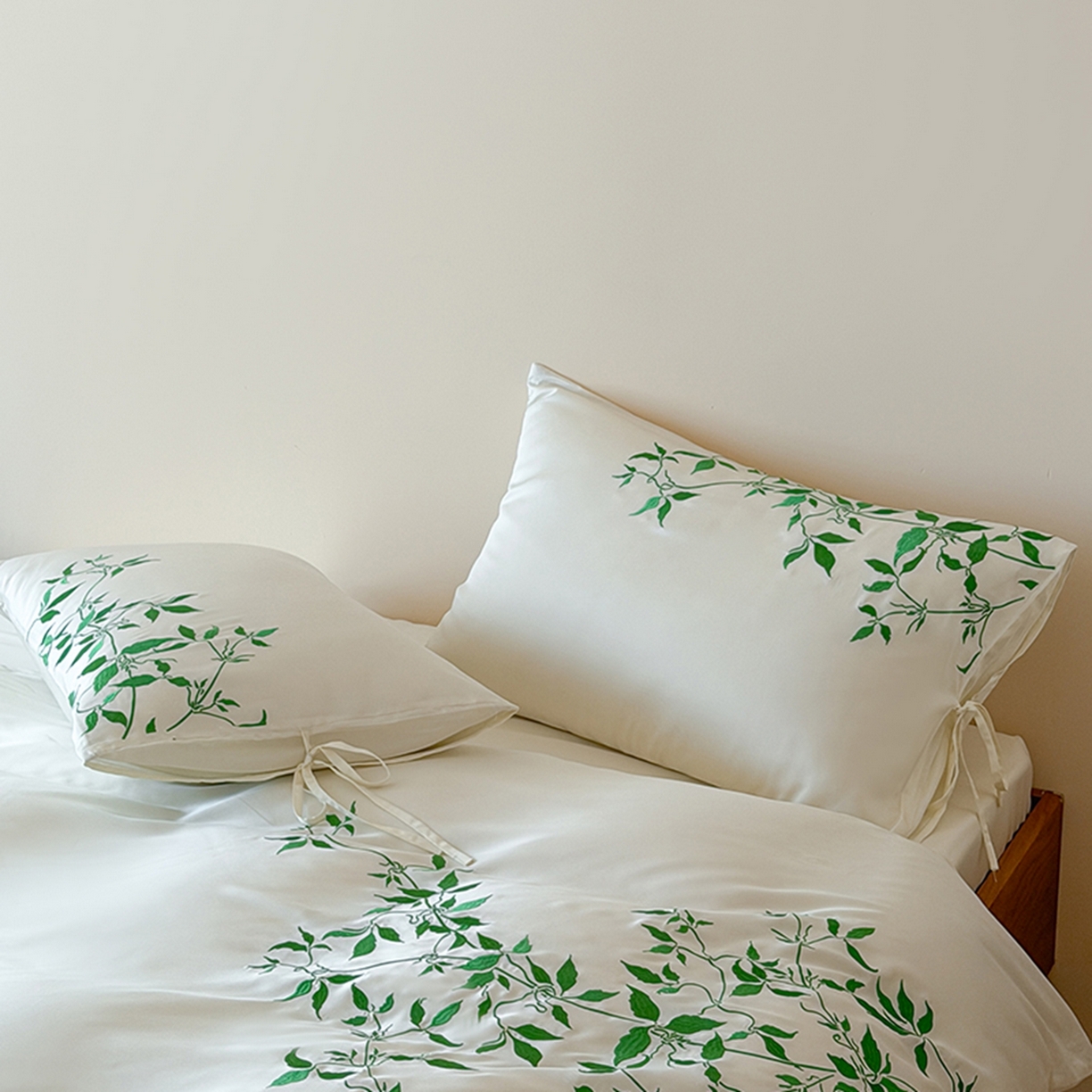 91家纺网 家纺一手货源 找家纺 波比可可 2026春夏新款60支莱赛尔兰精天丝绣花刺绣四件套 绿野仙踪 米