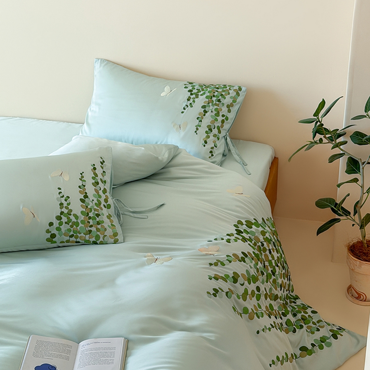 91家纺网 家纺一手货源 找家纺 波比可可 2026春夏新款60支莱赛尔兰精天丝绣花刺绣四件套 春意盎然 绿