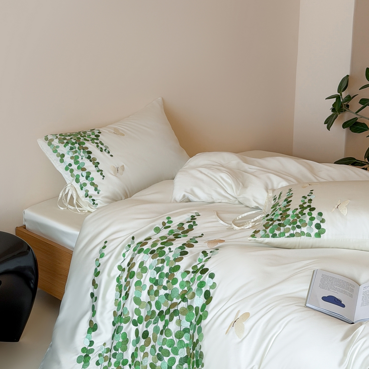 波比可可 2026春夏新款60支莱赛尔兰精天丝绣花刺绣四件套 春意盎然 米