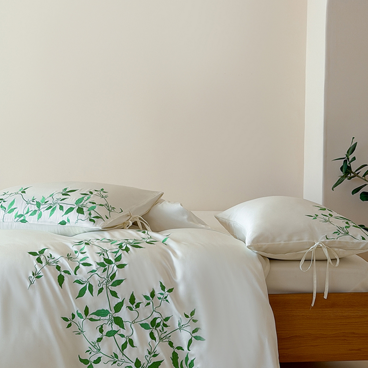 91家纺网 家纺一手货源 找家纺 波比可可 2026春夏新款60支莱赛尔兰精天丝绣花刺绣四件套 绿野仙踪 米