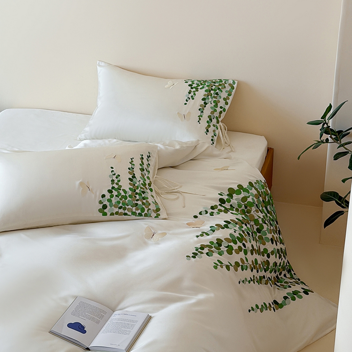 91家纺网 家纺一手货源 找家纺 波比可可 2026春夏新款60支莱赛尔兰精天丝绣花刺绣四件套 春意盎然 米