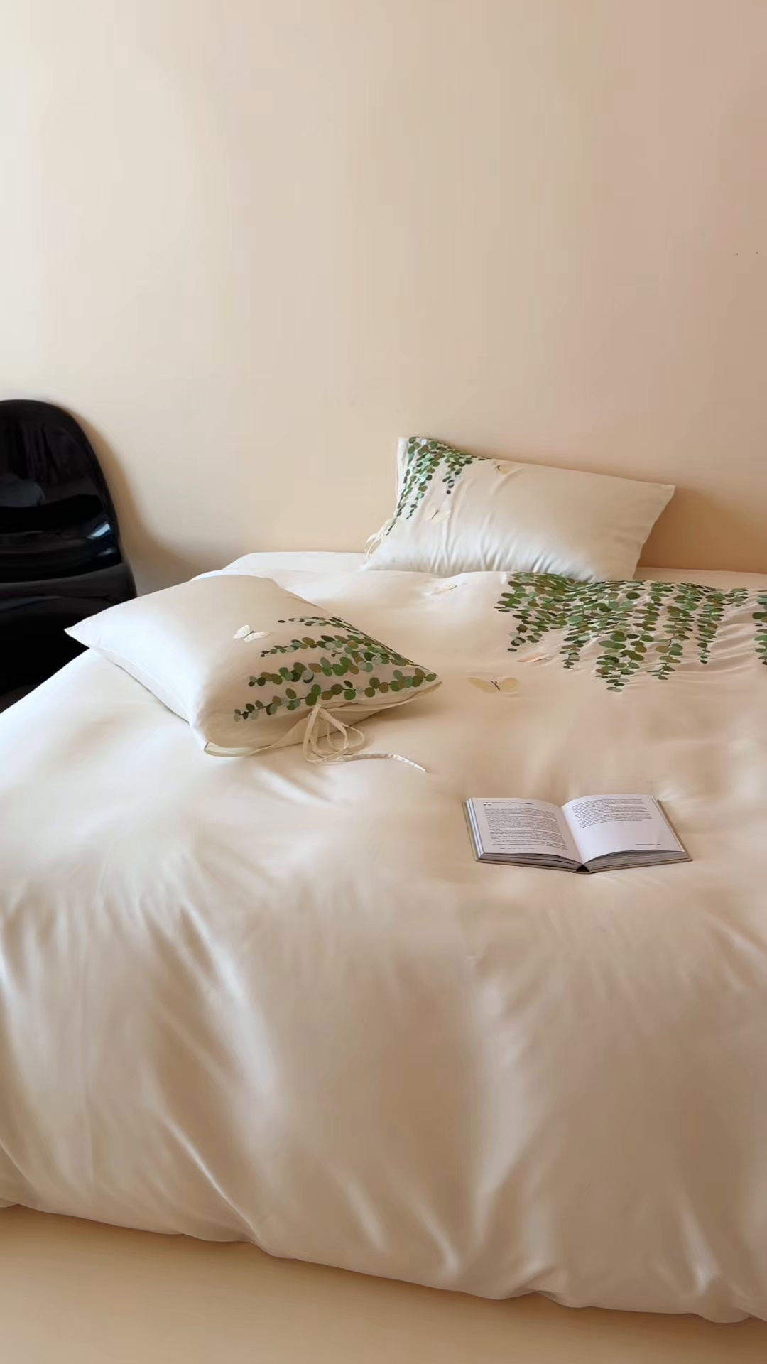 91家纺网 家纺一手货源 找家纺 波比可可 2026春夏新款60支莱赛尔兰精天丝绣花刺绣四件套 春意盎然 米