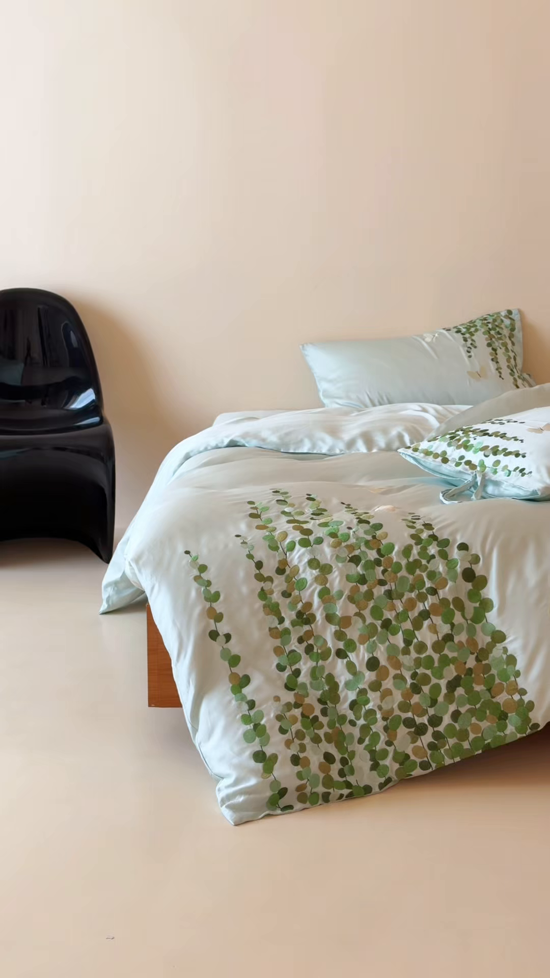 91家纺网 家纺一手货源 找家纺 波比可可 2026春夏新款60支莱赛尔兰精天丝绣花刺绣四件套 春意盎然 绿