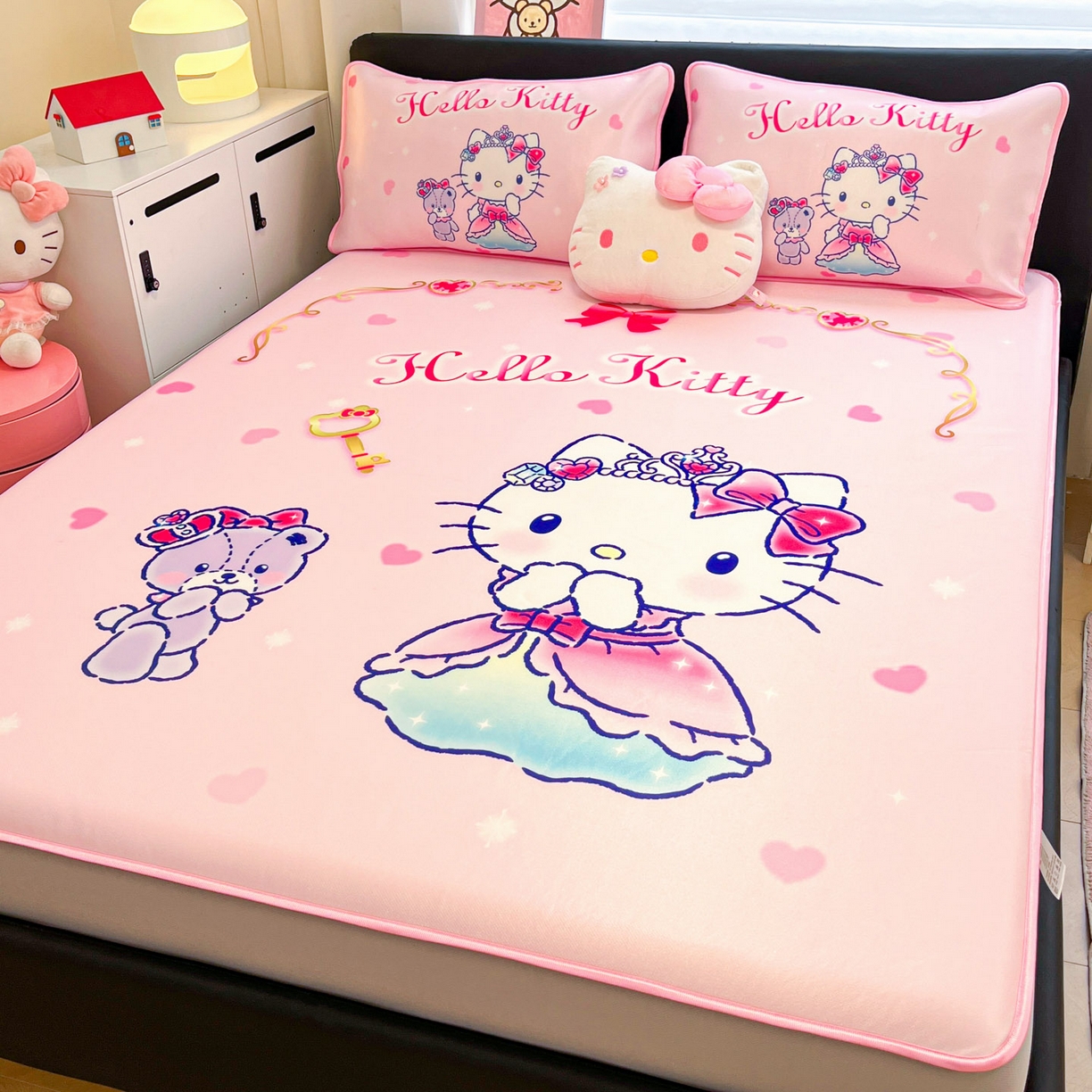 91家纺网 家纺一手货源 找家纺 暮思家居 2026新款正版授权A类大版数码印花三丽鸥1200D冰丝凉席可组合仿锦氨夏被 床笠款-幸福KT