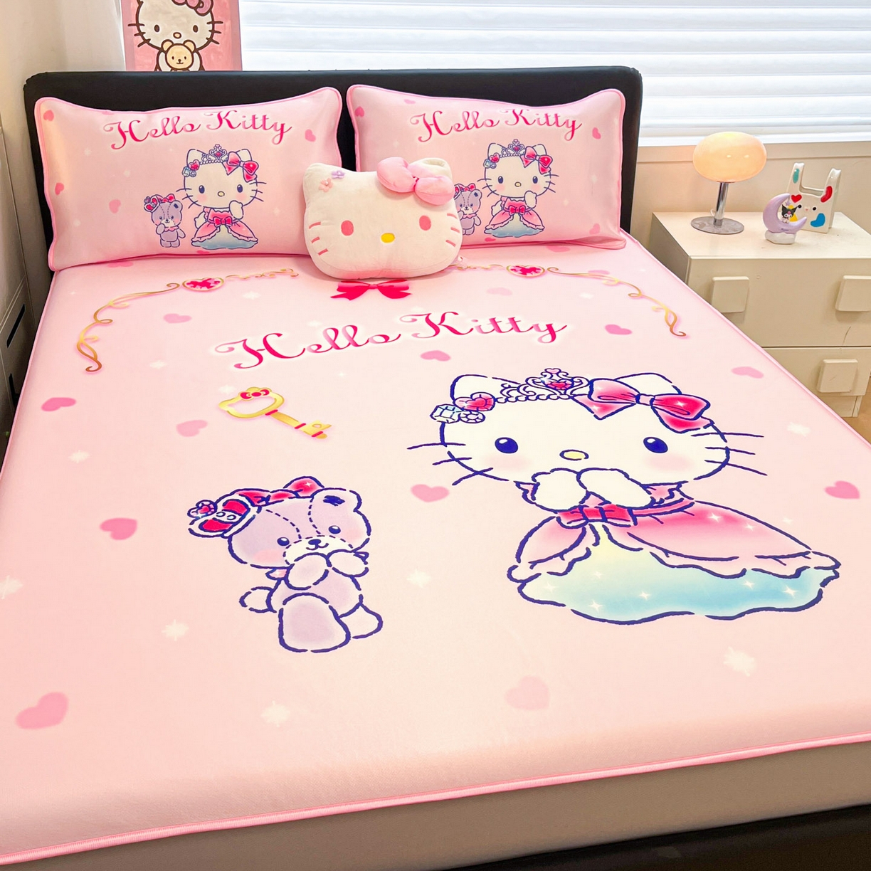 91家纺网 家纺一手货源 找家纺 暮思家居 2026新款正版授权A类大版数码印花三丽鸥1200D冰丝凉席可组合仿锦氨夏被 床笠款-幸福KT