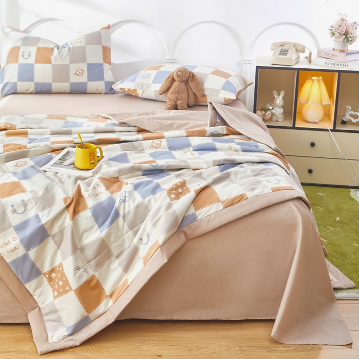 91家纺网 家纺一手货源 找家纺 黛妮雅 2026新款全棉夏被四件套单件夏被单双人空调被学生夏凉被 流浪星球