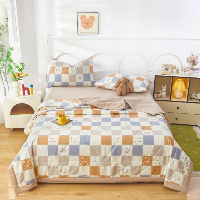 91家纺网 家纺一手货源 找家纺 黛妮雅 2026新款全棉夏被四件套单件夏被单双人空调被学生夏凉被 流浪星球