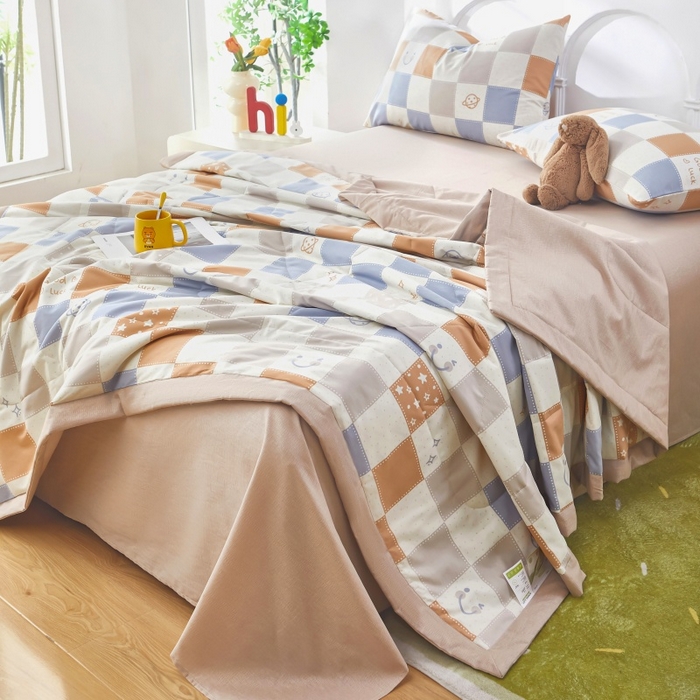 91家纺网 家纺一手货源 找家纺 黛妮雅 2026新款全棉夏被四件套单件夏被单双人空调被学生夏凉被 流浪星球