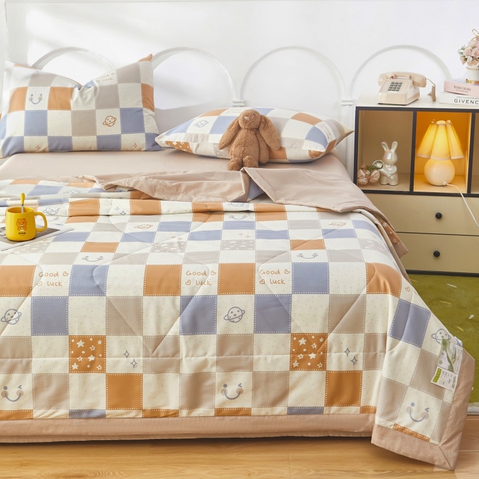 91家纺网 家纺一手货源 找家纺 黛妮雅 2026新款全棉夏被四件套单件夏被单双人空调被学生夏凉被 流浪星球