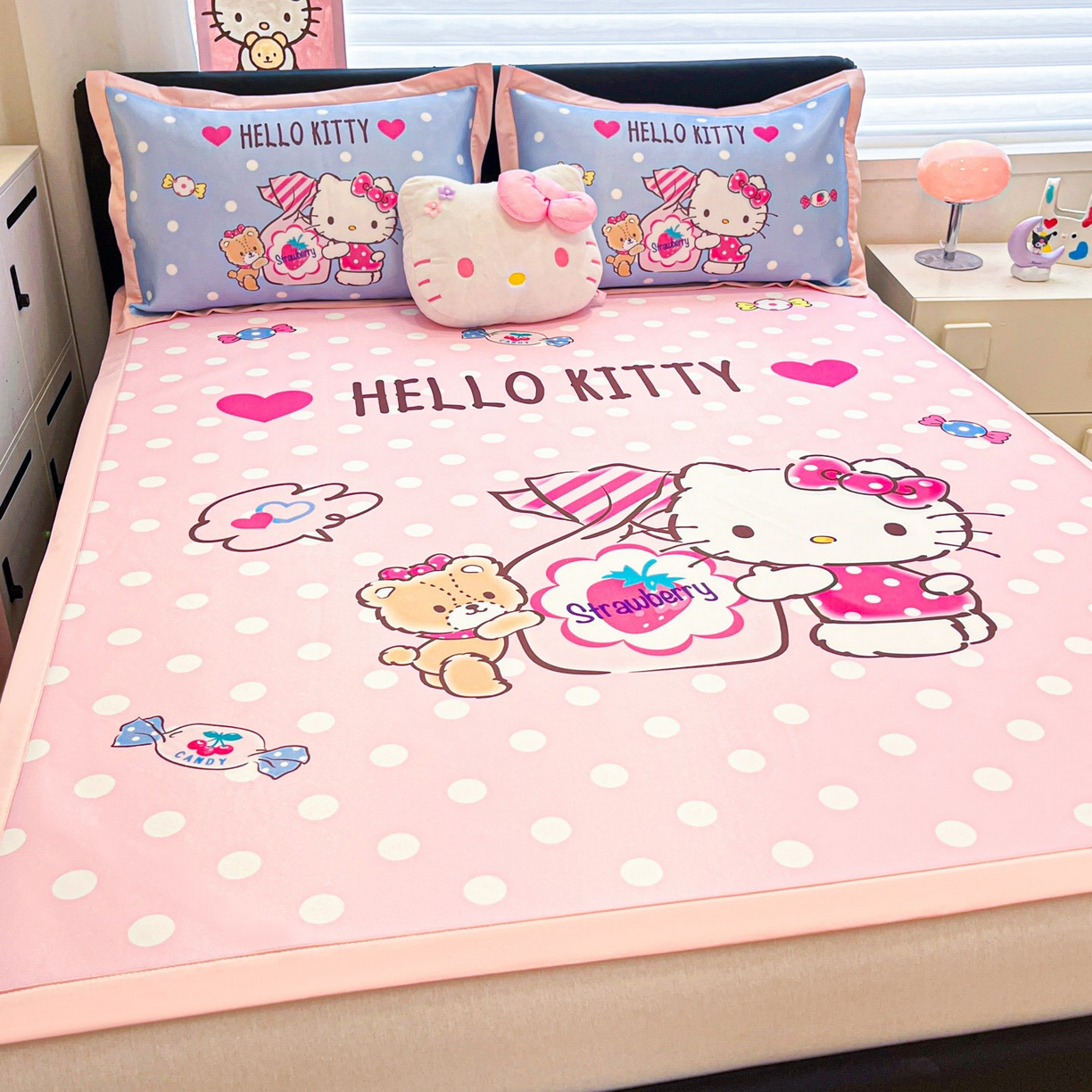 91家纺网 家纺一手货源 找家纺 暮思家居 2026新款正版授权A类大版数码印花三丽鸥可组合仿锦氨夏被夏凉被空调被 草莓KT