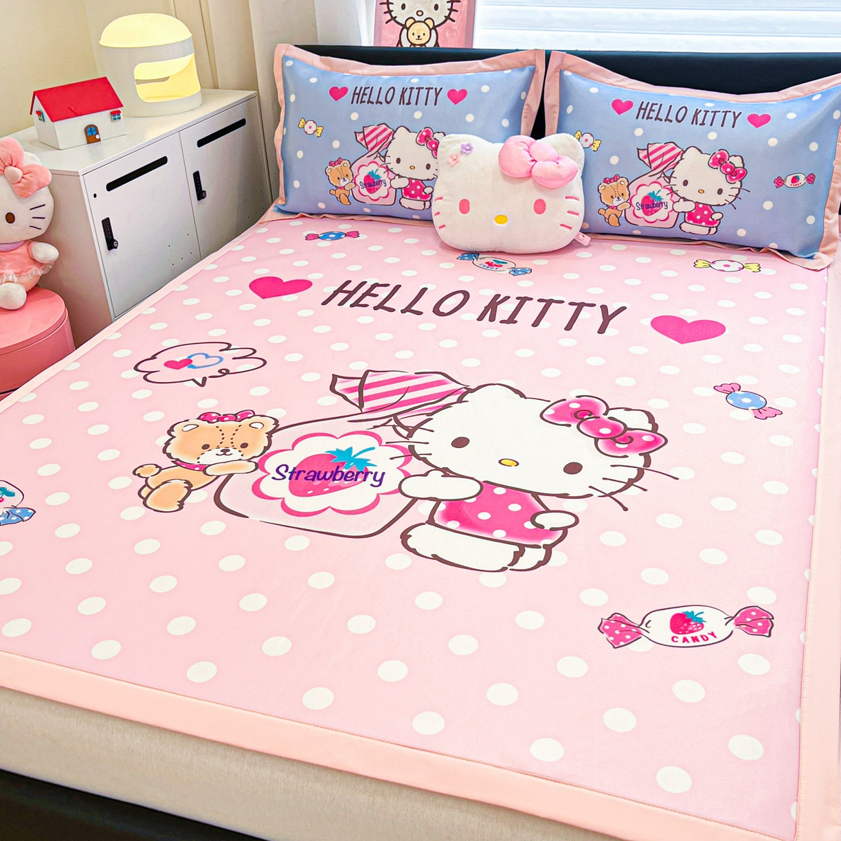 91家纺网 家纺一手货源 找家纺 暮思家居 2026新款正版授权A类大版数码印花三丽鸥可组合仿锦氨夏被夏凉被空调被 草莓KT