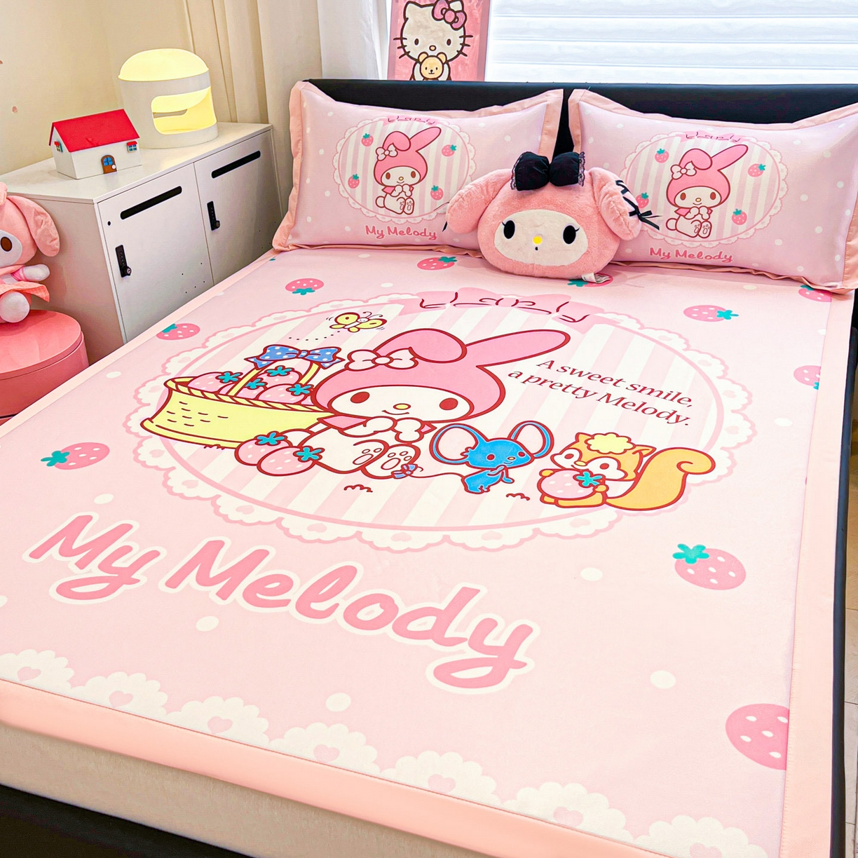 91家纺网 家纺一手货源 找家纺 暮思家居 2026新款正版授权A类大版数码印花三丽鸥可组合仿锦氨夏被夏凉被空调被 草莓美乐蒂