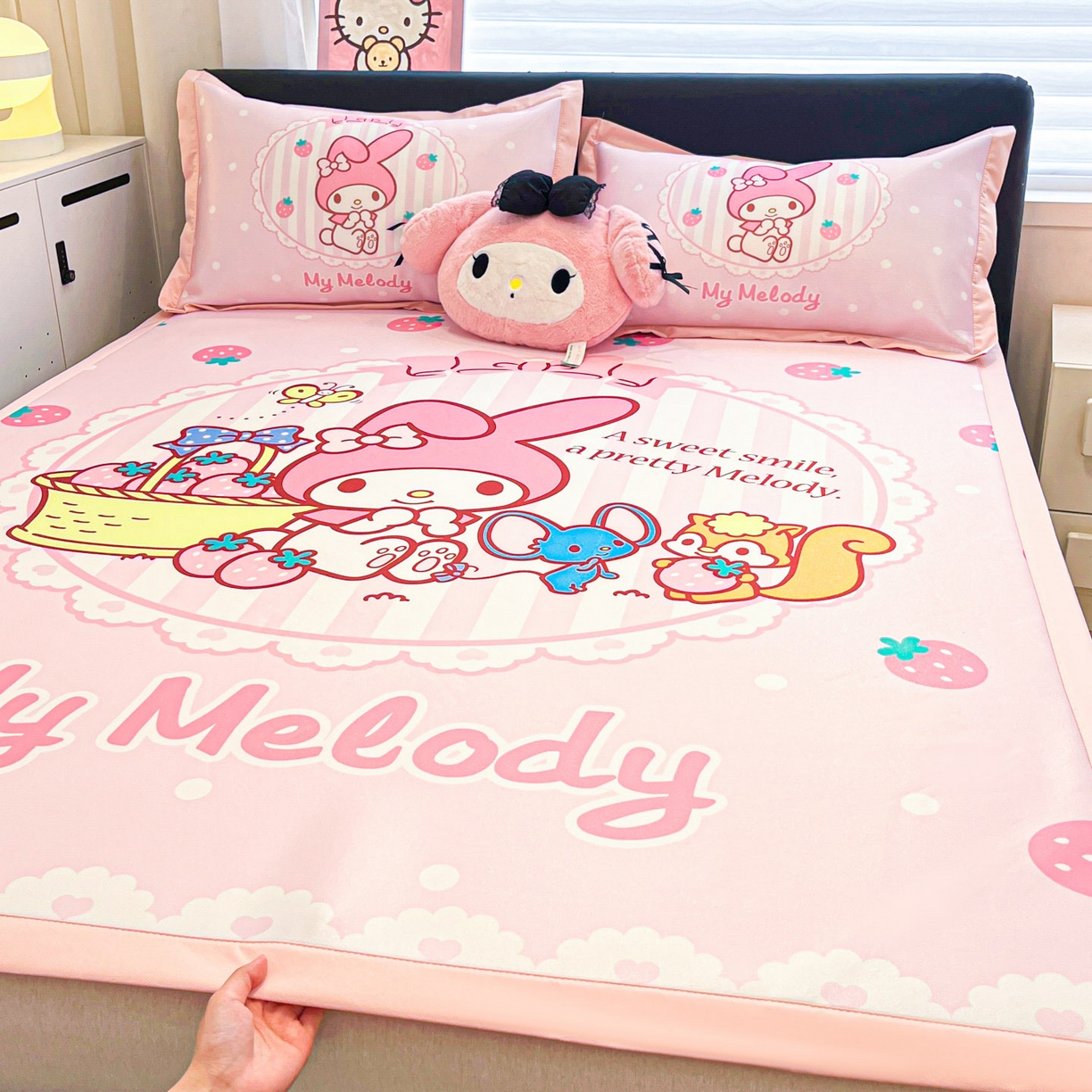 91家纺网 家纺一手货源 找家纺 暮思家居 2026新款正版授权A类大版数码印花三丽鸥可组合仿锦氨夏被夏凉被空调被 草莓美乐蒂