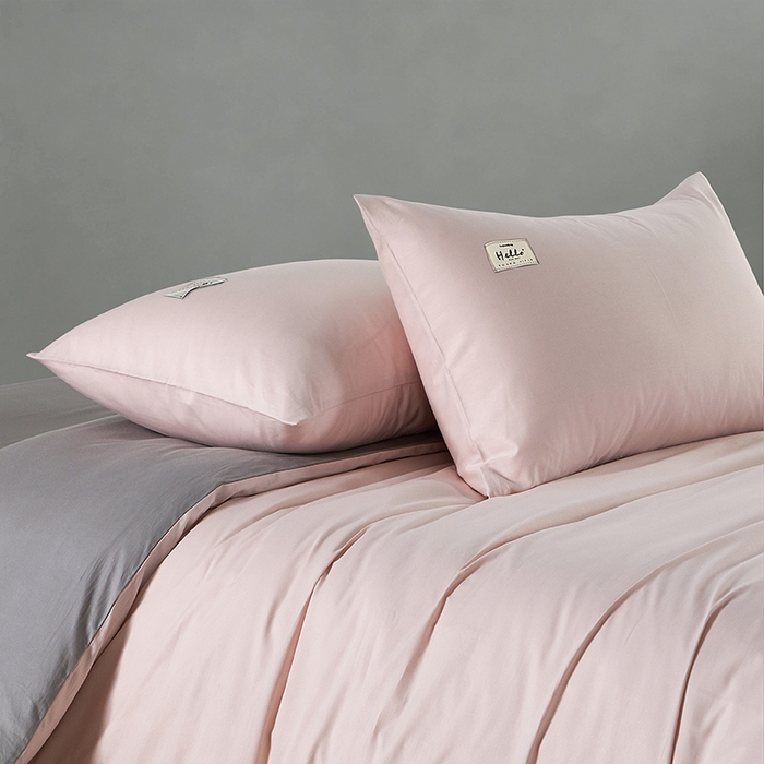 91家纺网 家纺一手货源 找家纺 有点武功 2026新款全棉纯棉40支13372纯色双拼四件套 柔雾粉+气质灰