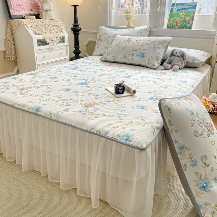 91家纺网 家纺一手货源 找家纺 柒月家居 2026新款斜纹凉感豆豆床裙款凉席 床裙-浅夏花兔