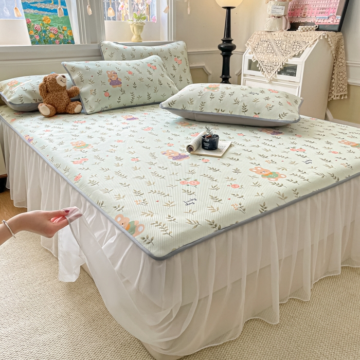 91家纺网 家纺一手货源 找家纺 （总）柒月家居 2026新款斜纹凉感豆豆床裙款凉席