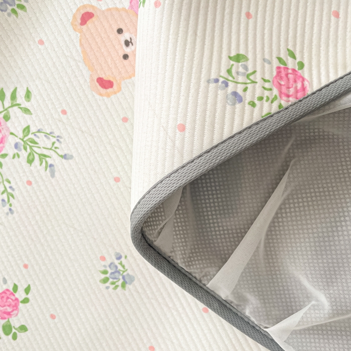 91家纺网 家纺一手货源 找家纺 柒月家居 2026新款斜纹凉感豆豆床裙款凉席 床裙-粉花软熊