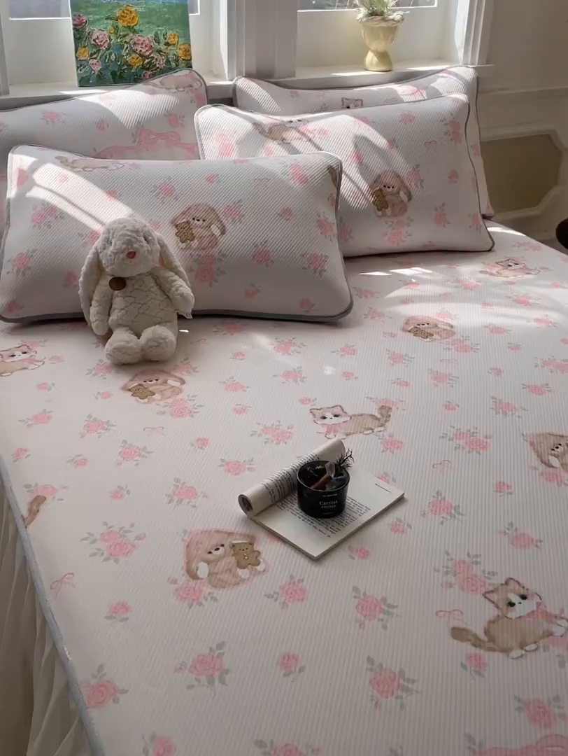 91家纺网 家纺一手货源 找家纺 柒月家居 2026新款斜纹凉感豆豆床裙款凉席 床裙-玫瑰园