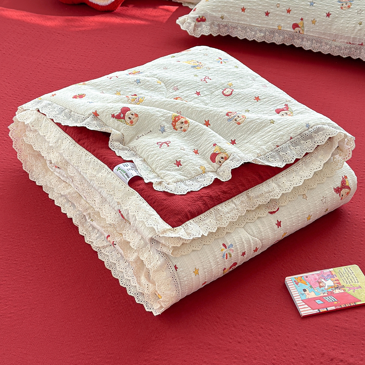 91家纺网 家纺一手货源 找家纺 （总）弗苓家纺 2026新款高克重泡芙棉花边款夏被夏凉被空调被四件套小红书推荐-风格一