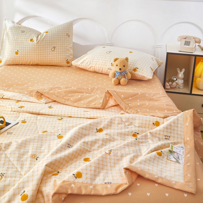 91家纺网 家纺一手货源 找家纺 黛妮雅 2026新款全棉夏被四件套单件夏被单双人空调被学生夏凉被 橘子格